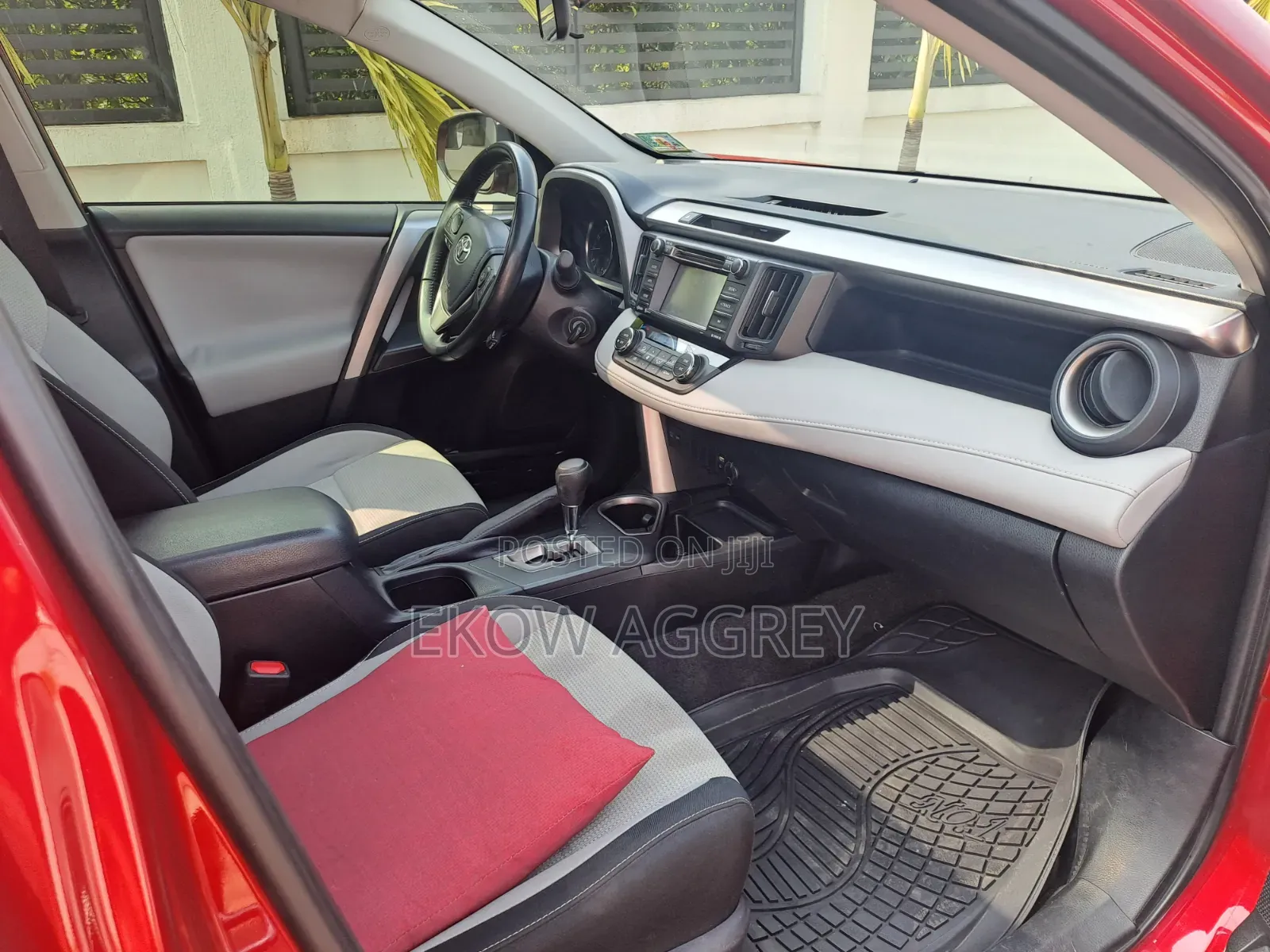 Toyota RAV4 XLE 4dr SUV (2.5L 4cyl 6A) 2015 Red