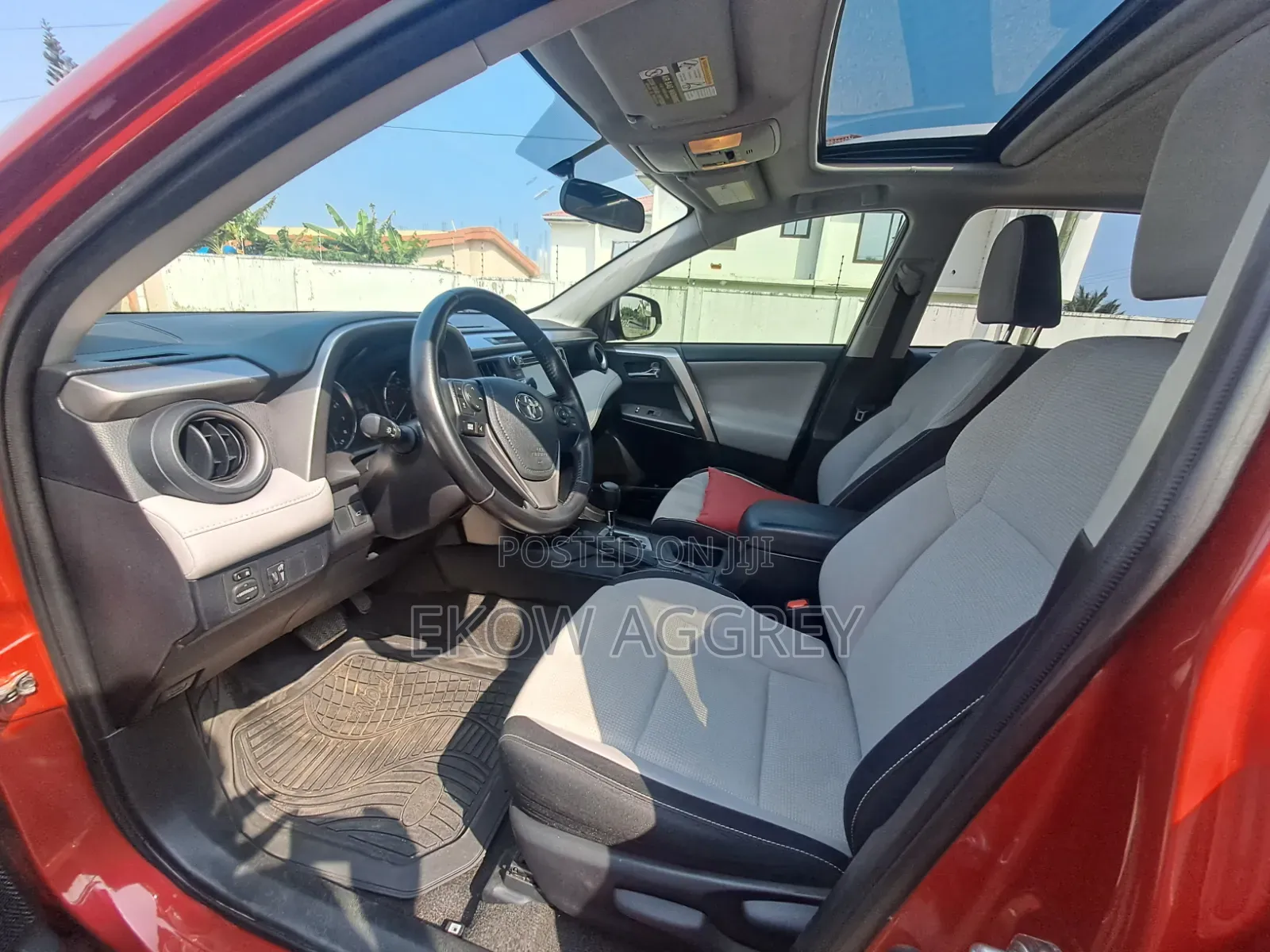 Toyota RAV4 XLE 4dr SUV (2.5L 4cyl 6A) 2015 Red