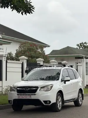Subaru Forester 2.5i Premium PZEV 4dr SUV AWD (2.5L 4cyl 6M) 2014 White