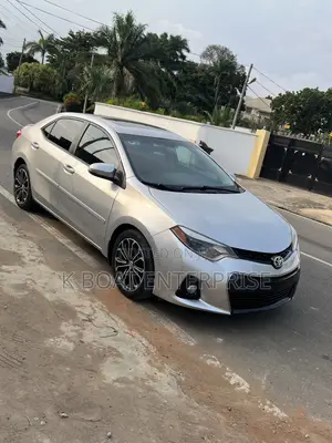 Toyota Corolla S 4dr Sedan (1.8L 4cyl CVT) 2015 Silver