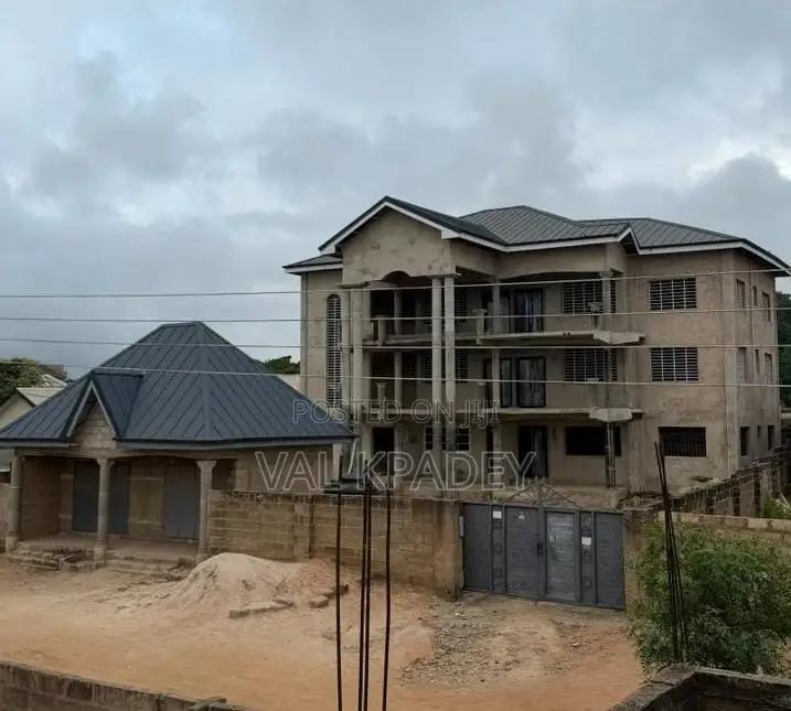 12bdrm Apartment in Ofankor for sale