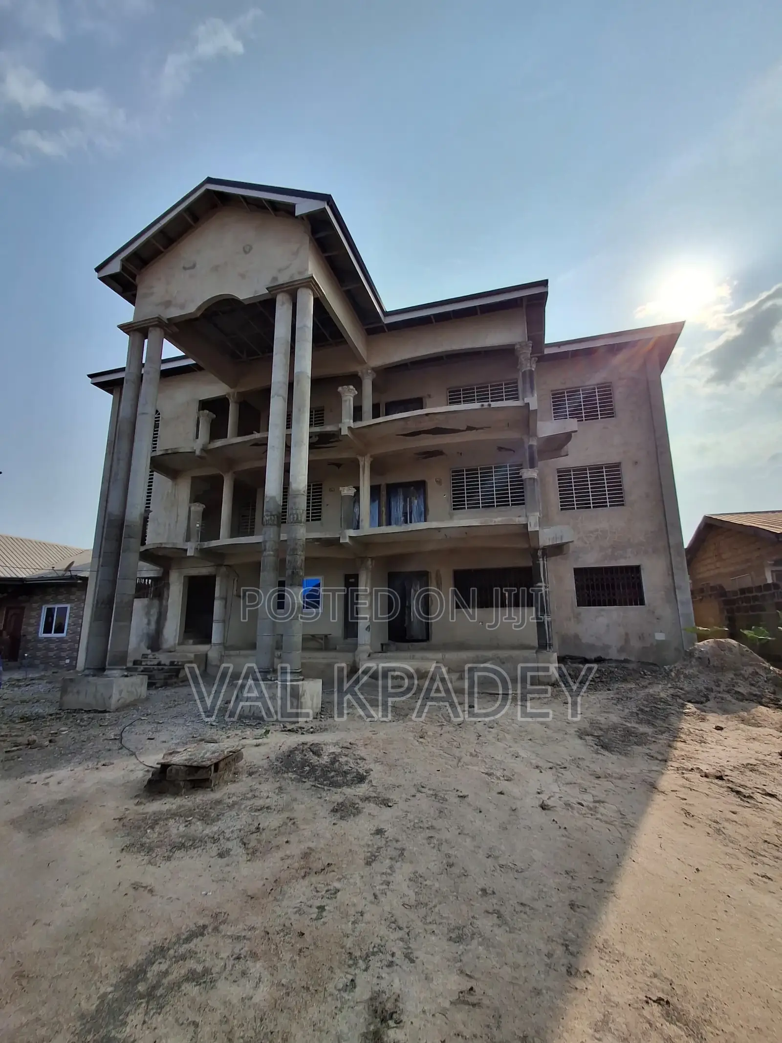 12bdrm Apartment in Ofankor for sale