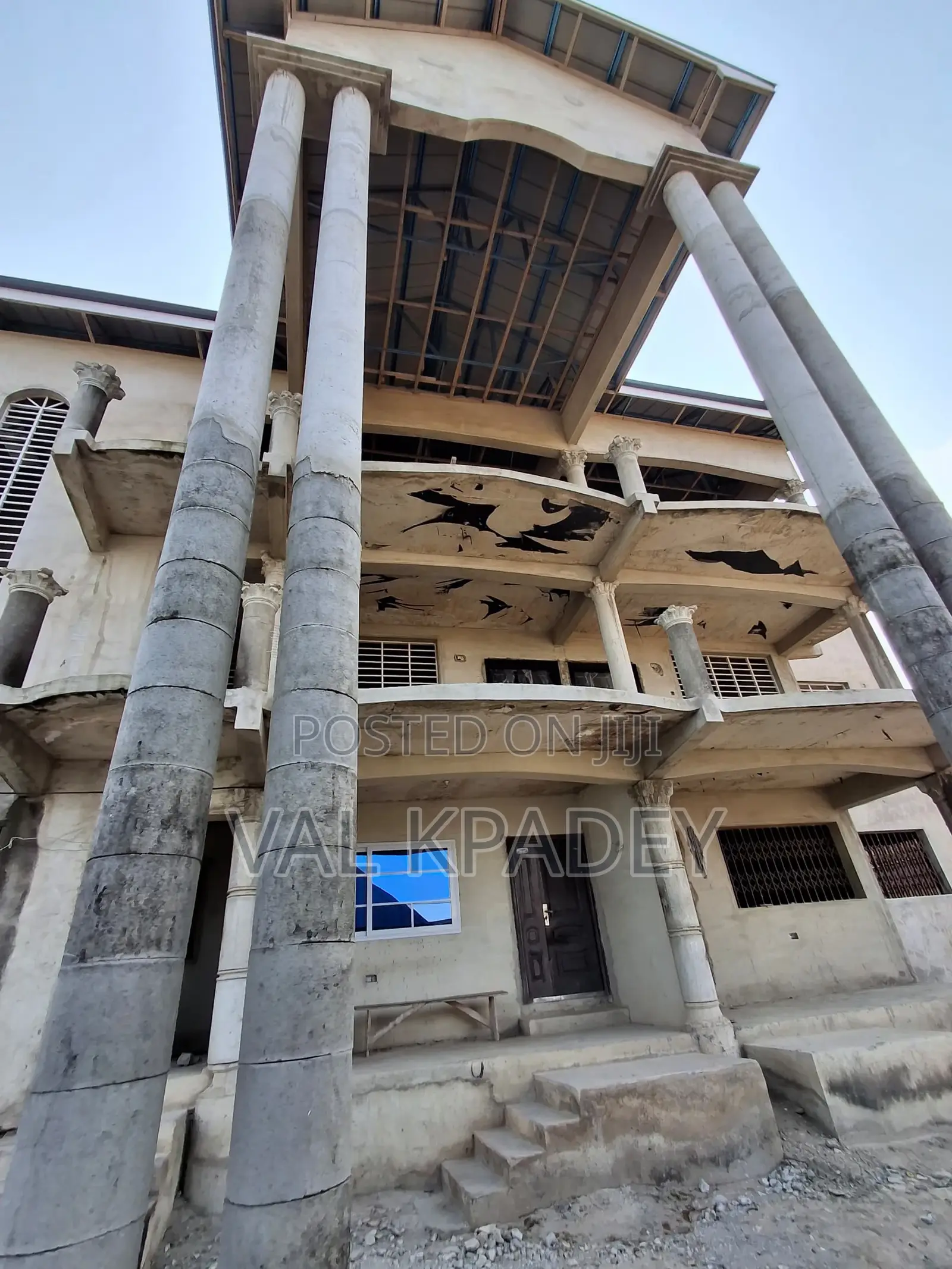 12bdrm Apartment in Ofankor for sale
