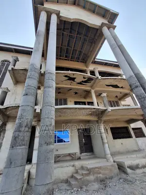 12bdrm Apartment in Ofankor for sale