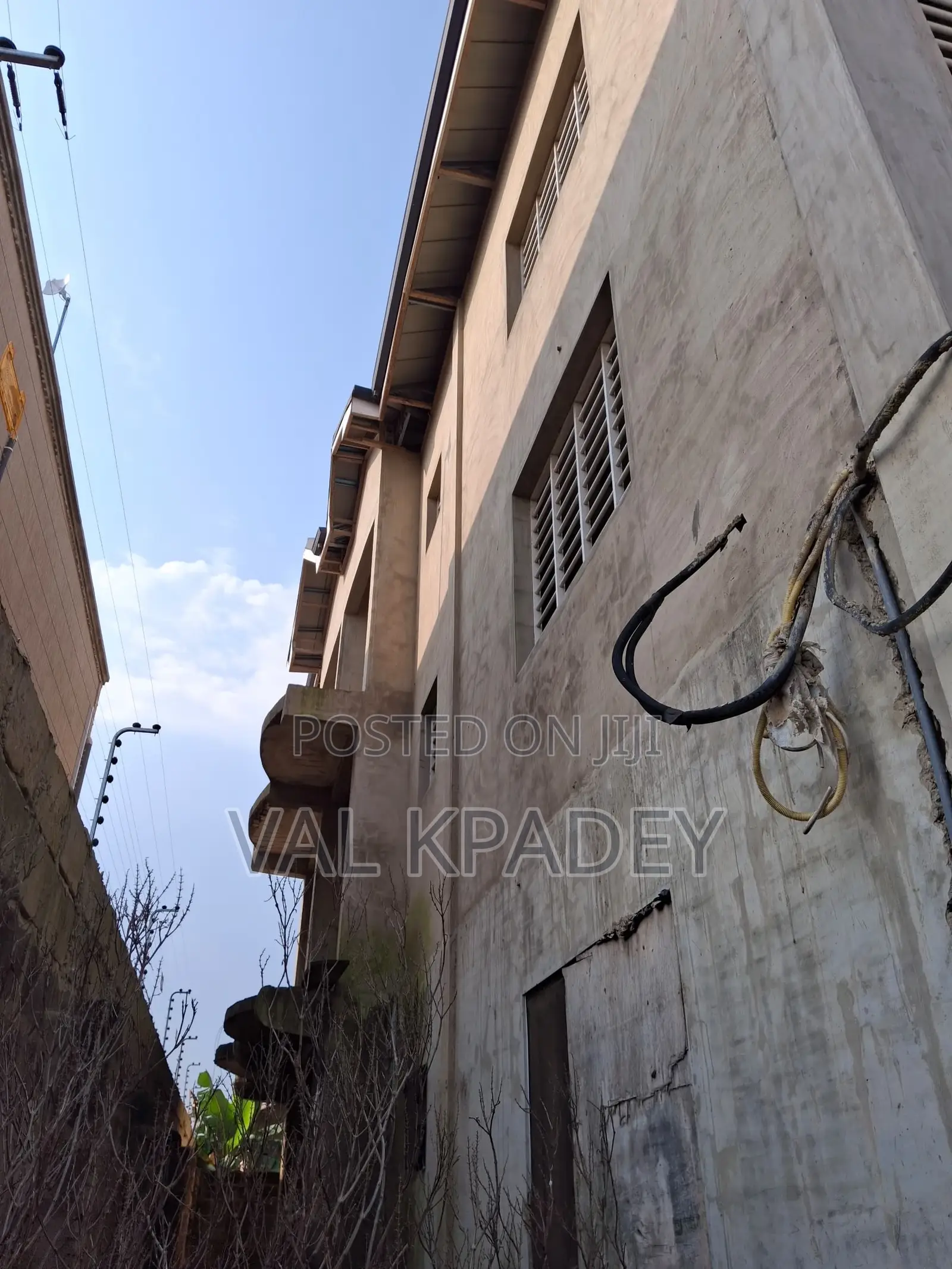 12bdrm Apartment in Ofankor for sale