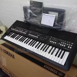 Yamaha PSR-SX600 61-Key Arranger Workstation Keyboard