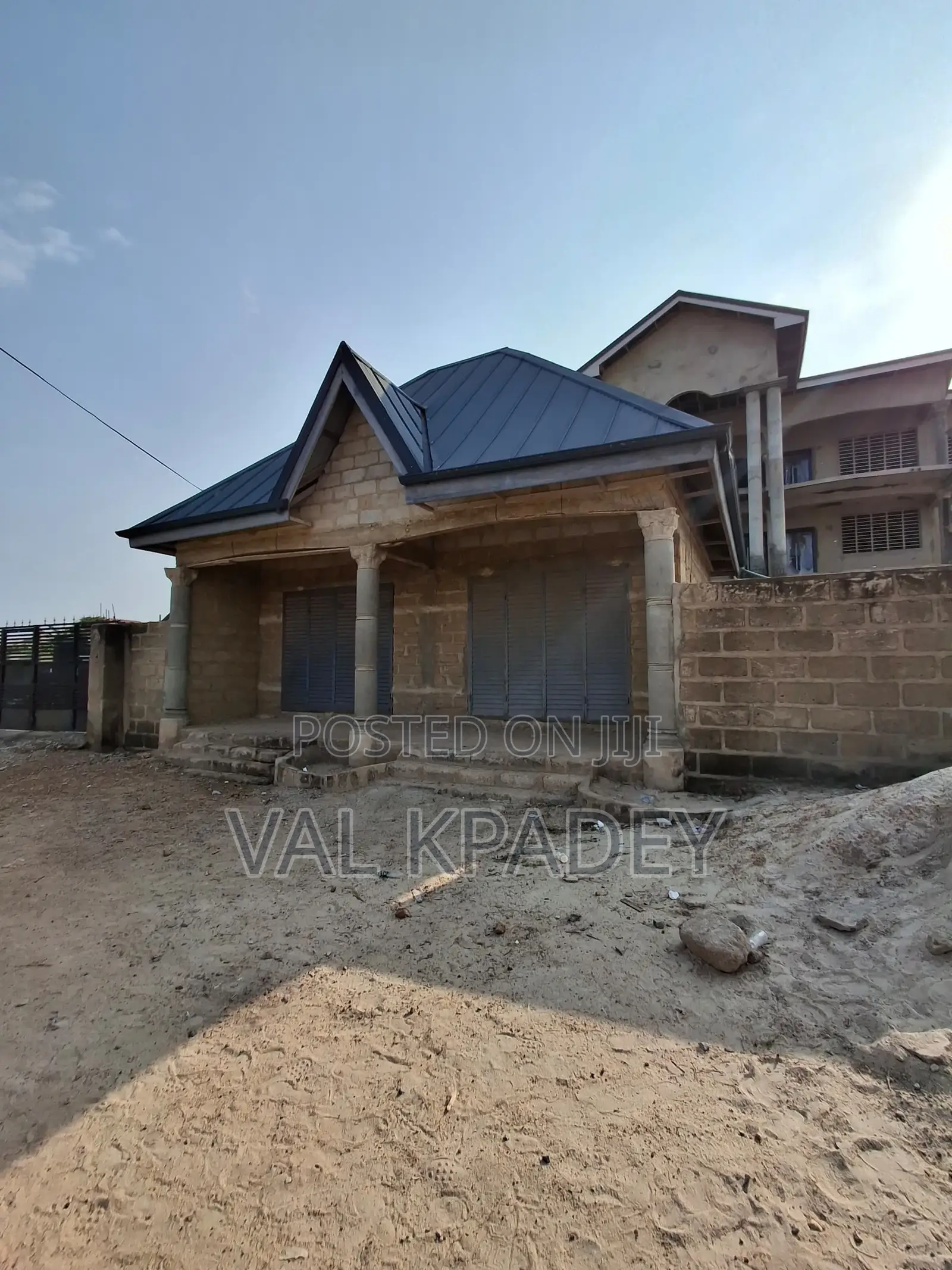 12bdrm Apartment in Ofankor for sale