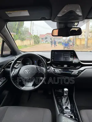 Toyota C-HR XLE FWD Sport Utility (2.0L 4cyl 2AM) 2018 Black