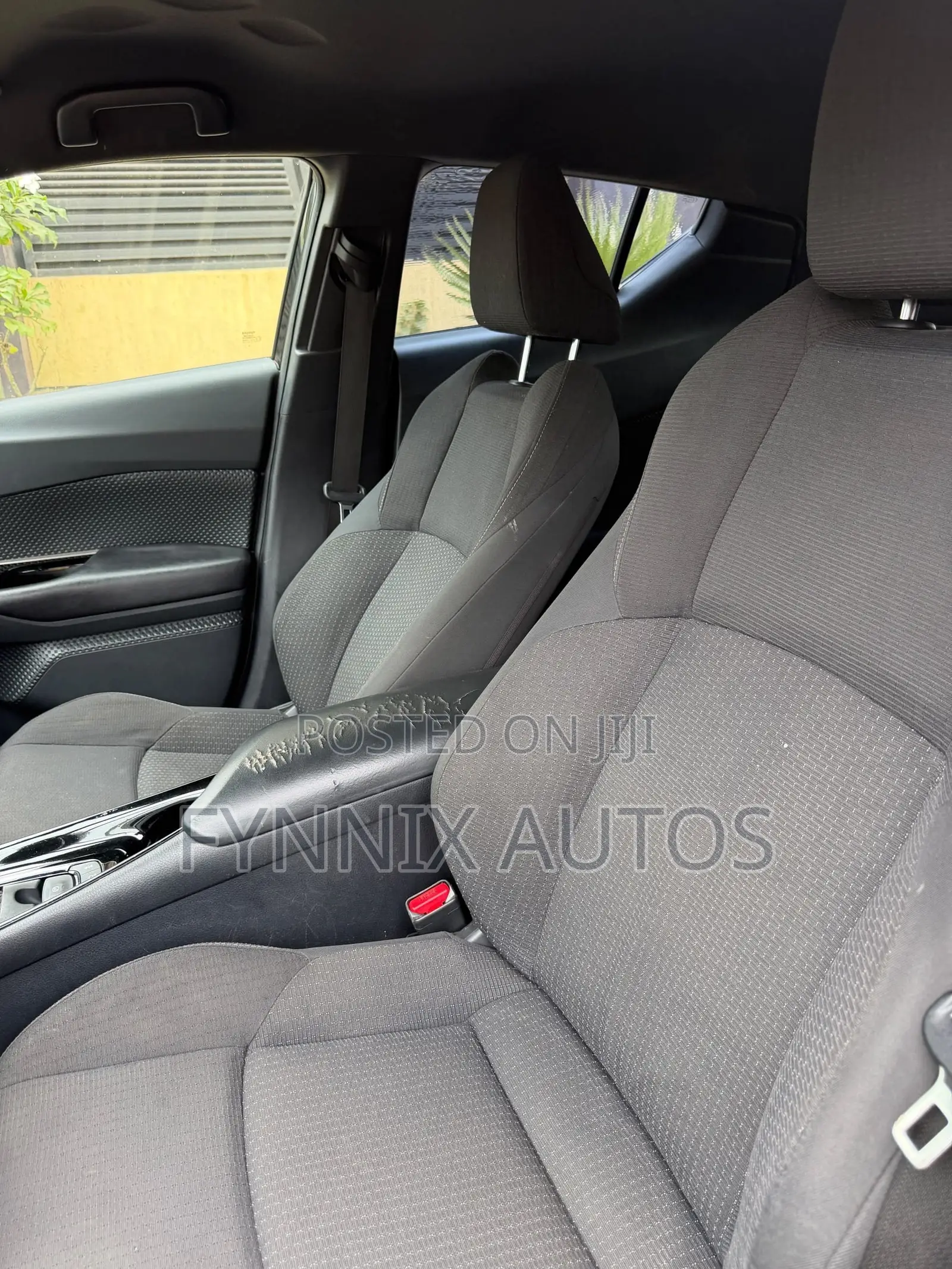 Toyota C-HR XLE FWD Sport Utility (2.0L 4cyl 2AM) 2018 Black