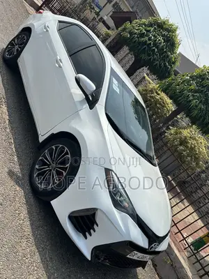 Toyota Corolla S 4dr Sedan (1.8L 4cyl CVT) 2016 White