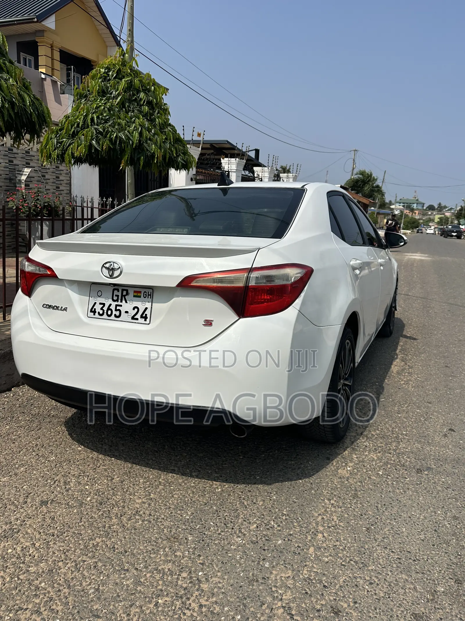 Toyota Corolla S 4dr Sedan (1.8L 4cyl CVT) 2016 White
