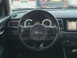 Kia Niro Plug-In Hybrid 2018 White