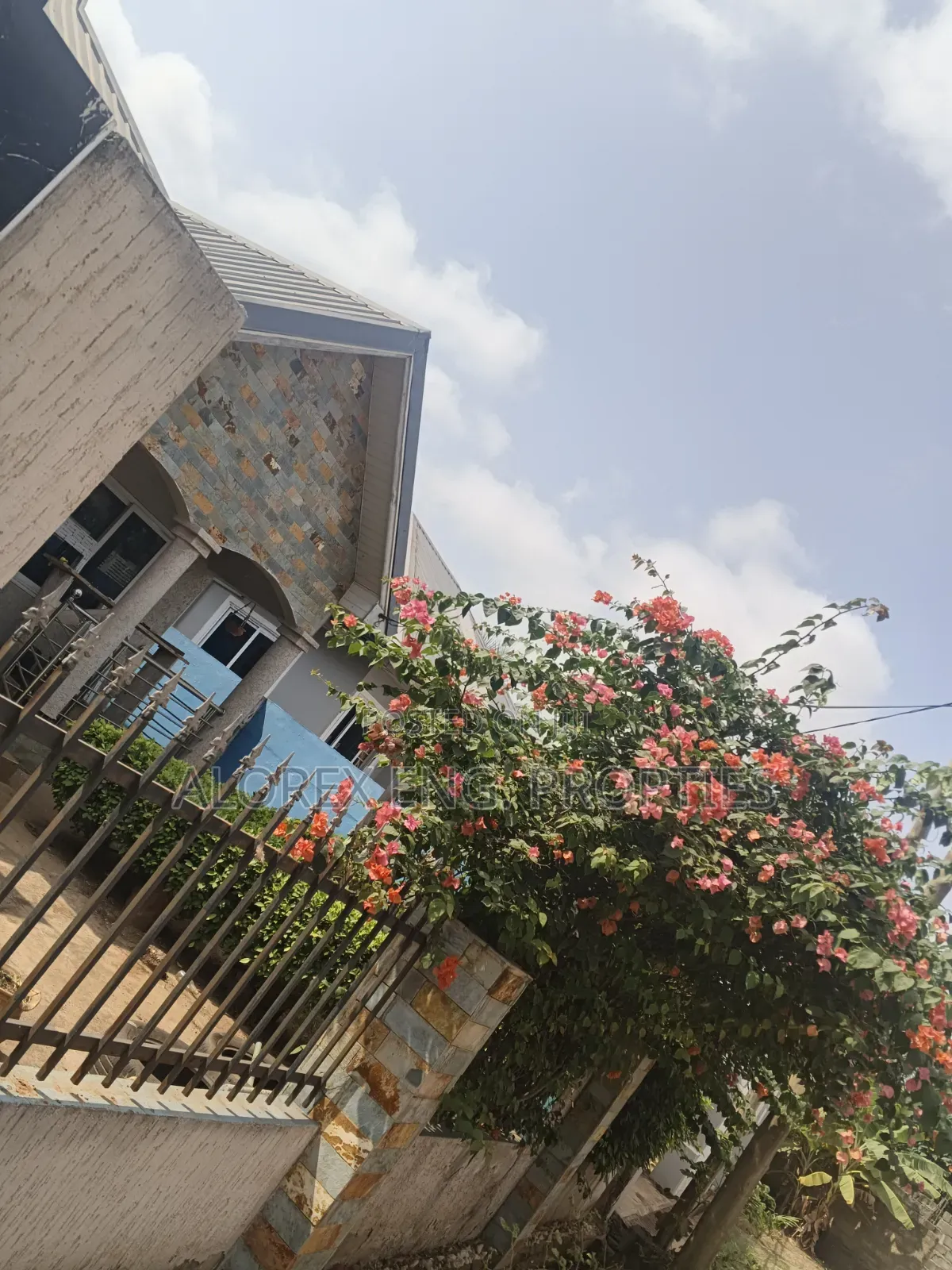 3bdrm House in Adenta, Amanfro, Frafraha for sale