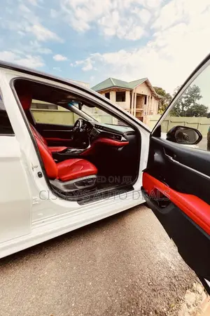 Toyota Camry XSE FWD 2020 White