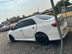 Toyota Corolla 2013 White