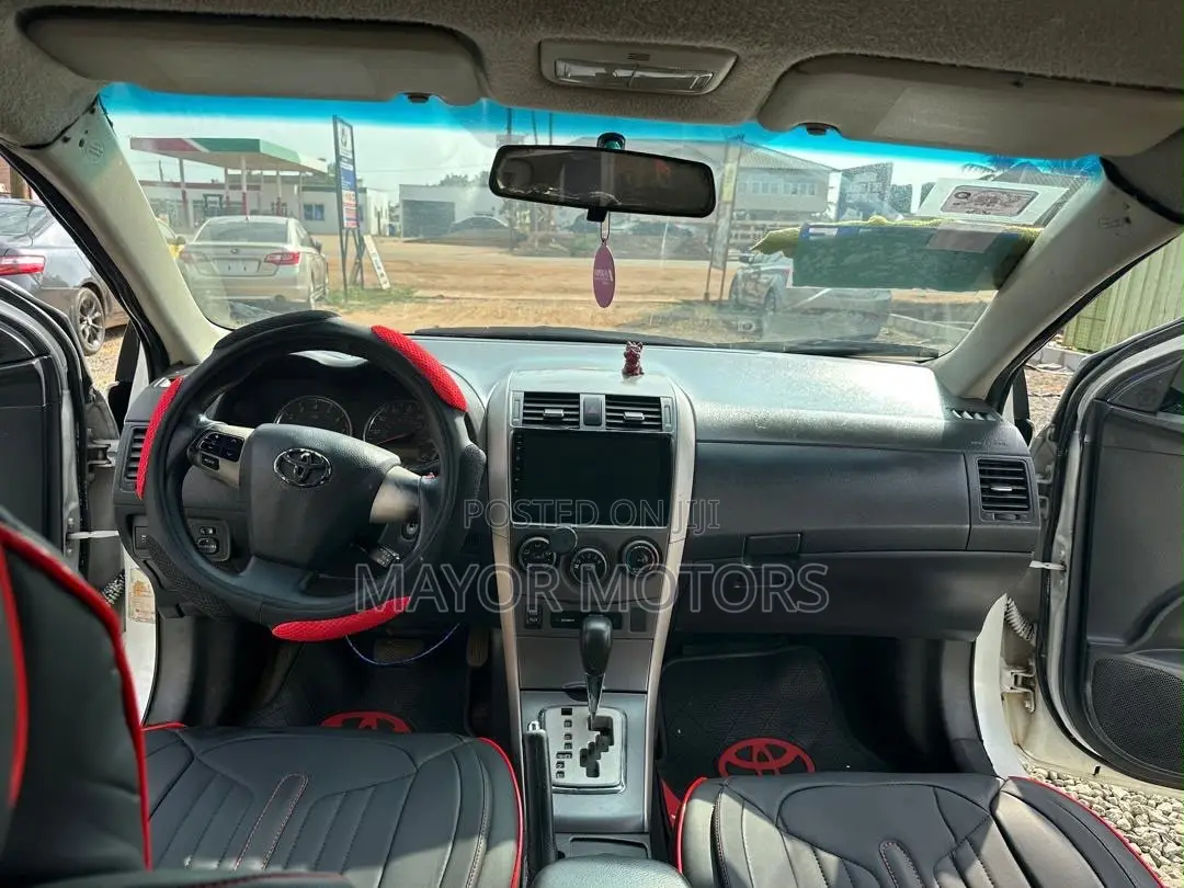 Toyota Corolla 2013 White