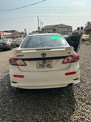 Toyota Corolla 2013 White