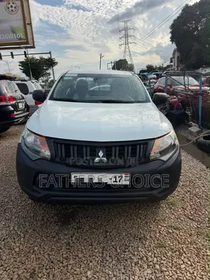 Mitsubishi L200 Double Cab 2.4 181hp 4WD 2017 White