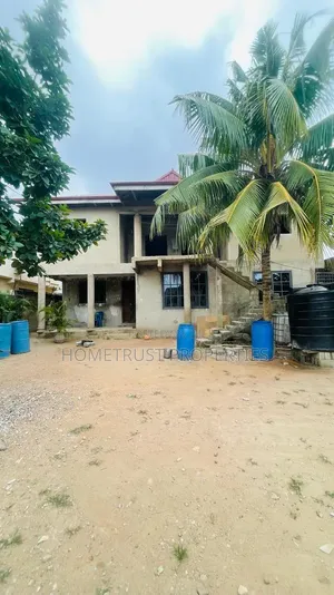 8bdrm Duplex in Ablekuma Canada, Pentecost for sale