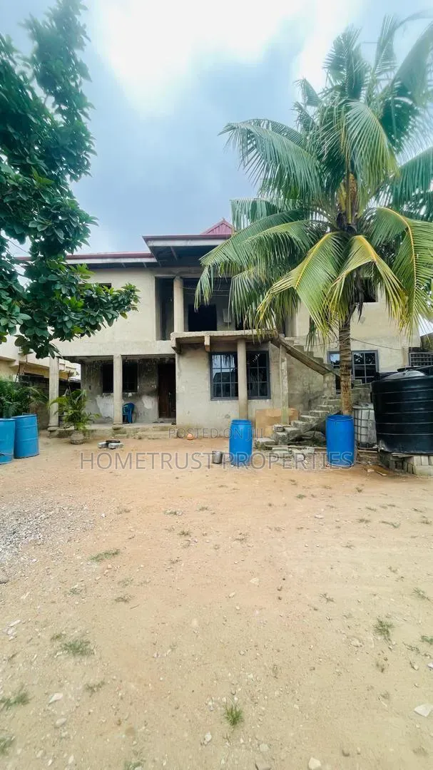 8bdrm Duplex in Ablekuma Canada, Pentecost for sale