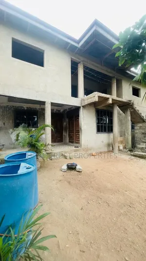 8bdrm Duplex in Ablekuma Canada, Pentecost for sale