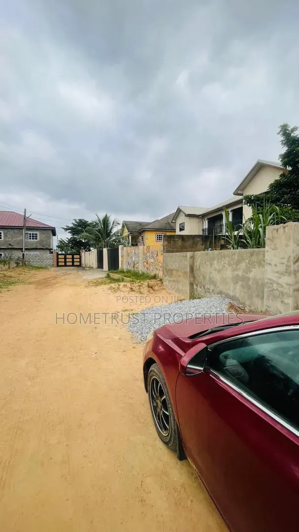 8bdrm Duplex in Ablekuma Canada, Pentecost for sale
