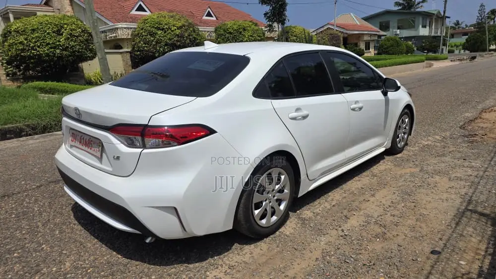 Toyota Corolla L 2021 White