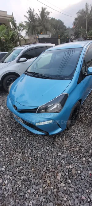 Toyota Vitz 2012 Blue