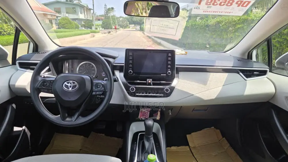 Toyota Corolla L 2021 White