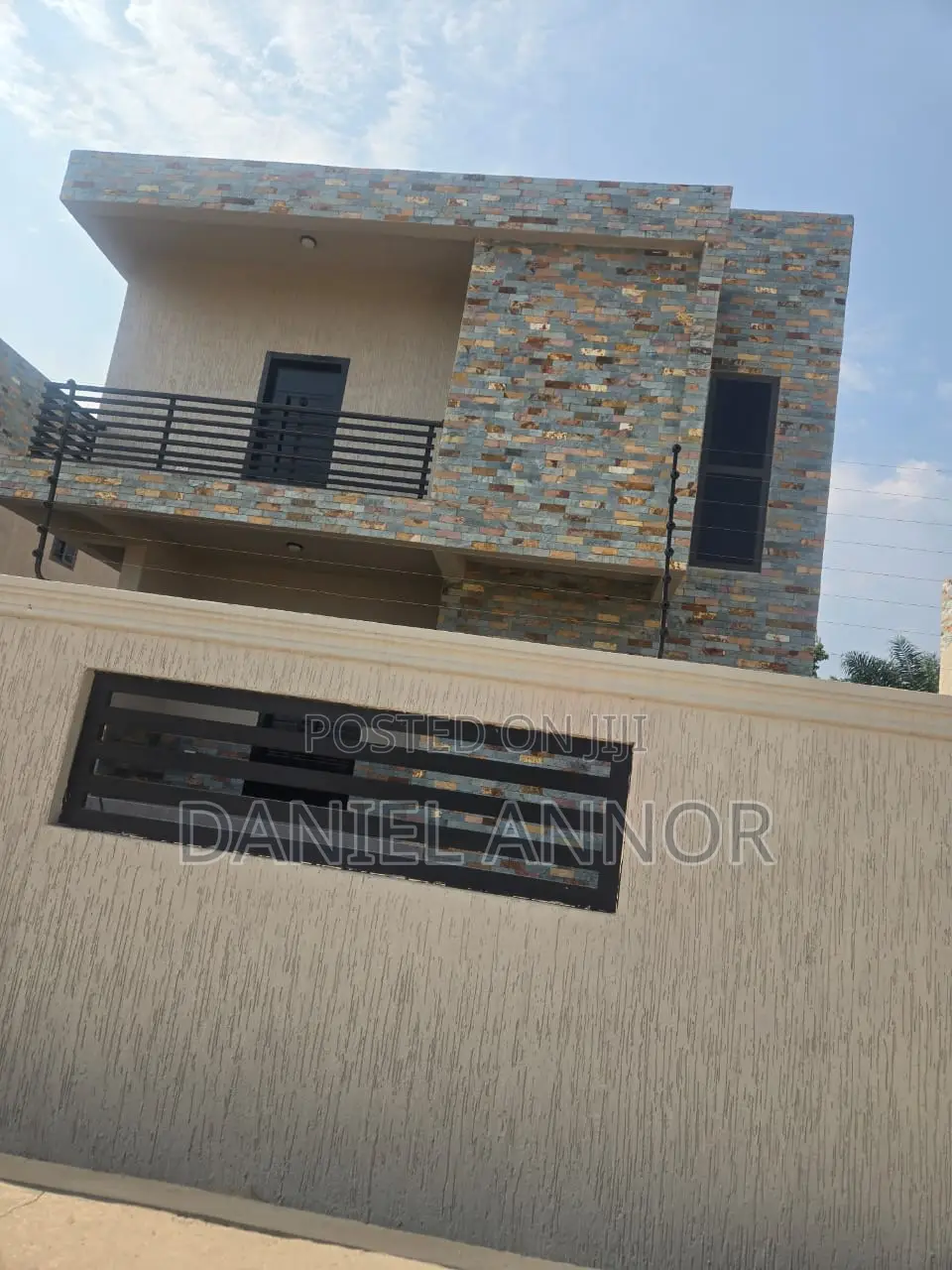 3 Bedrooms House for Sell