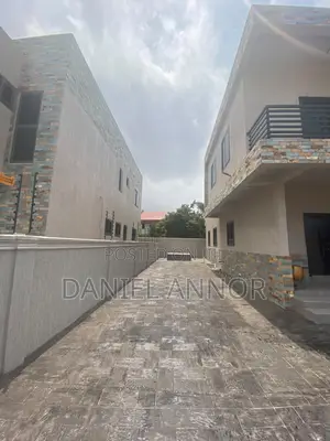 3 Bedrooms House for Sell