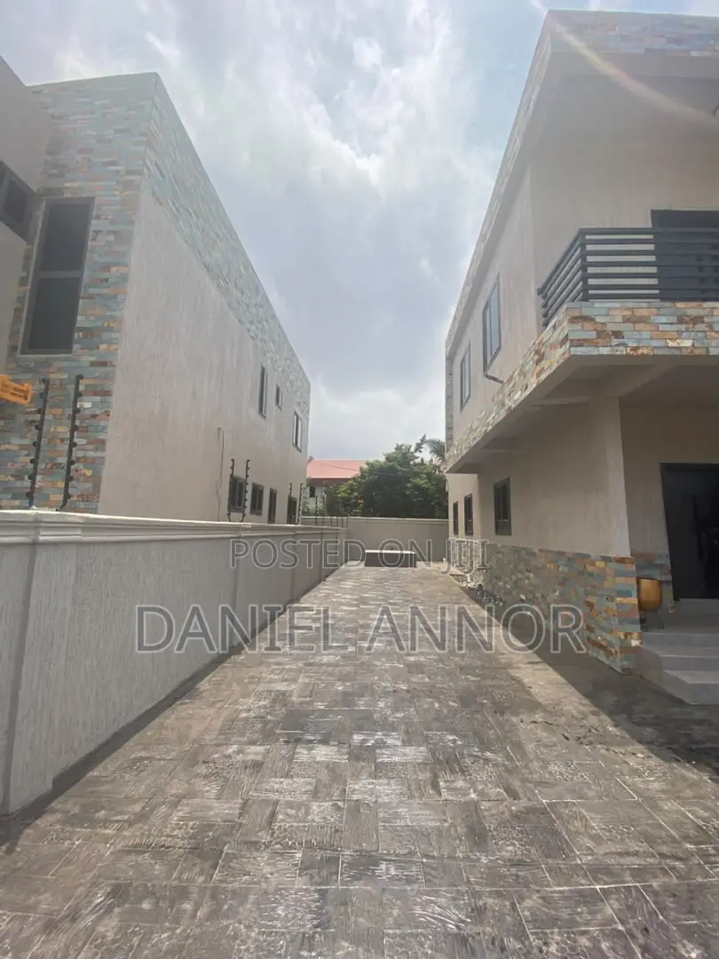 3 Bedrooms House for Sell