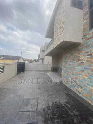 3 Bedrooms House for Sell