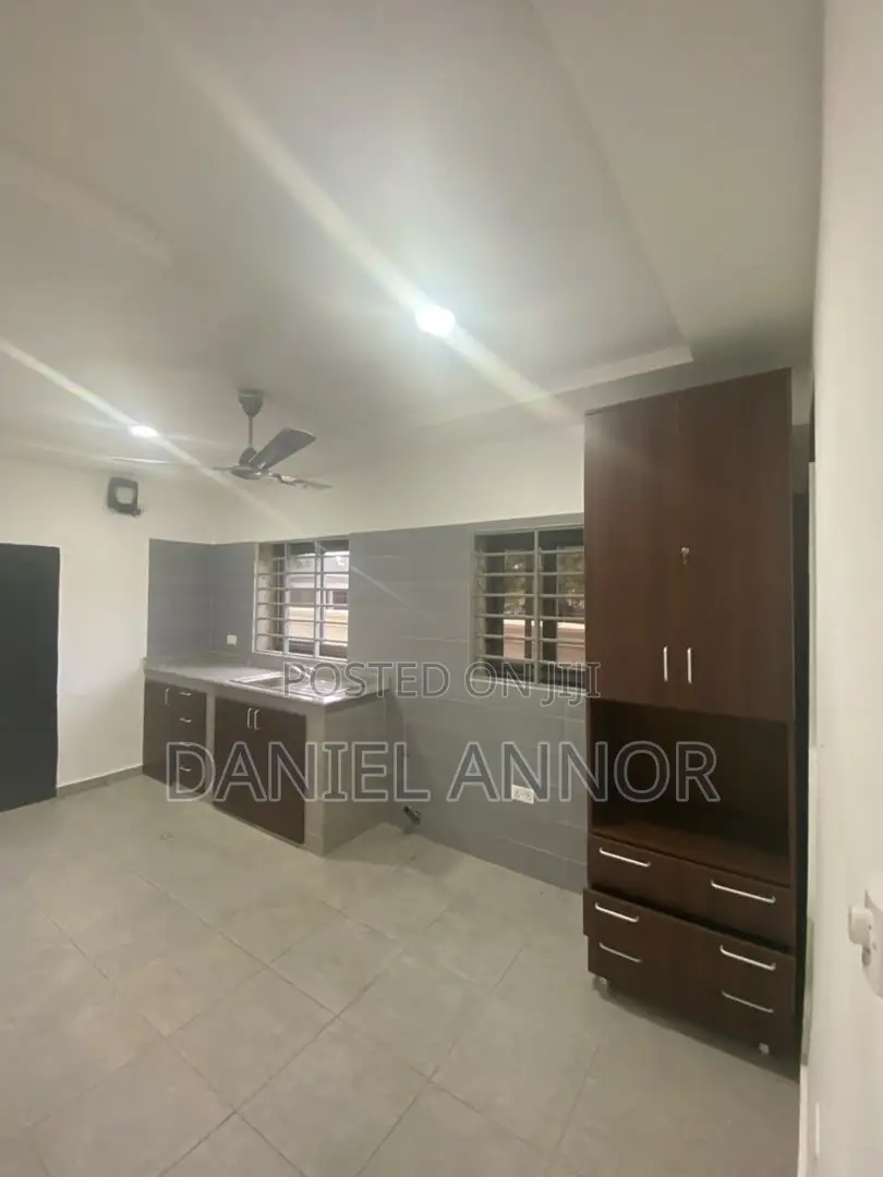 3 Bedrooms House for Sell