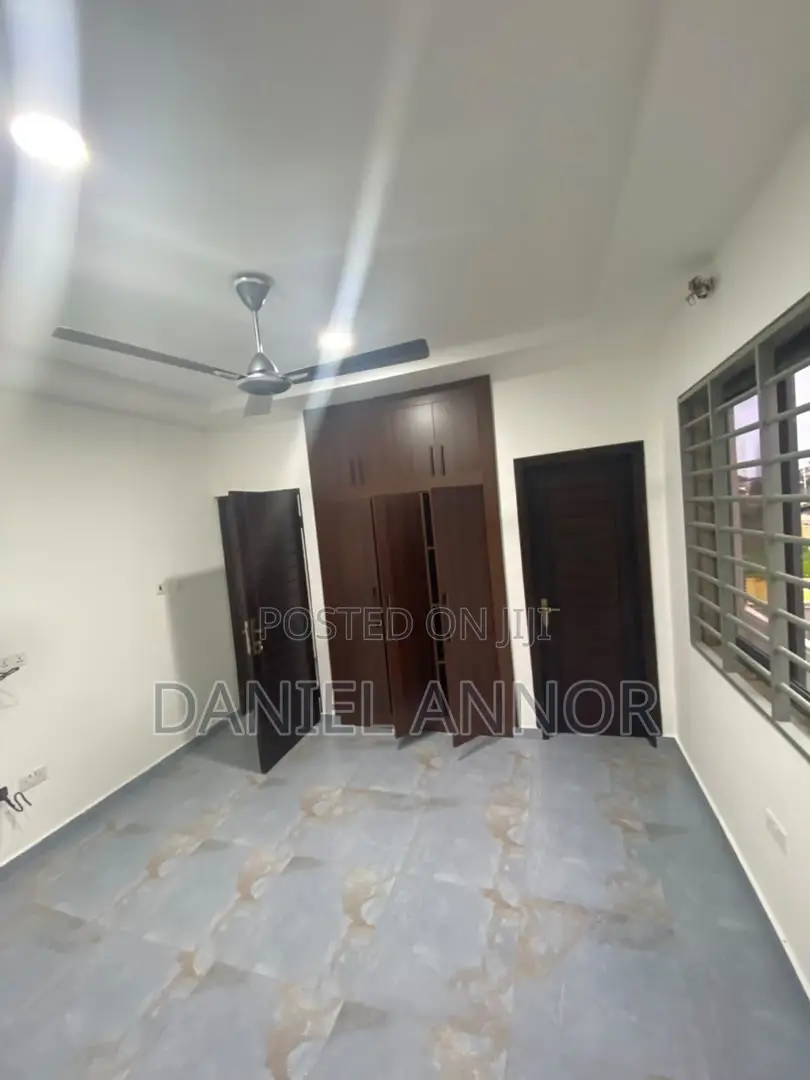 3 Bedrooms House for Sell