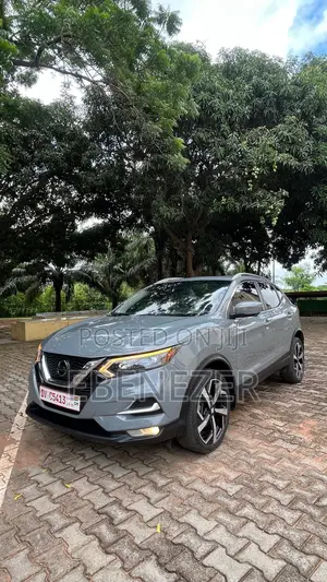 Nissan Rogue SV 2022 Gray