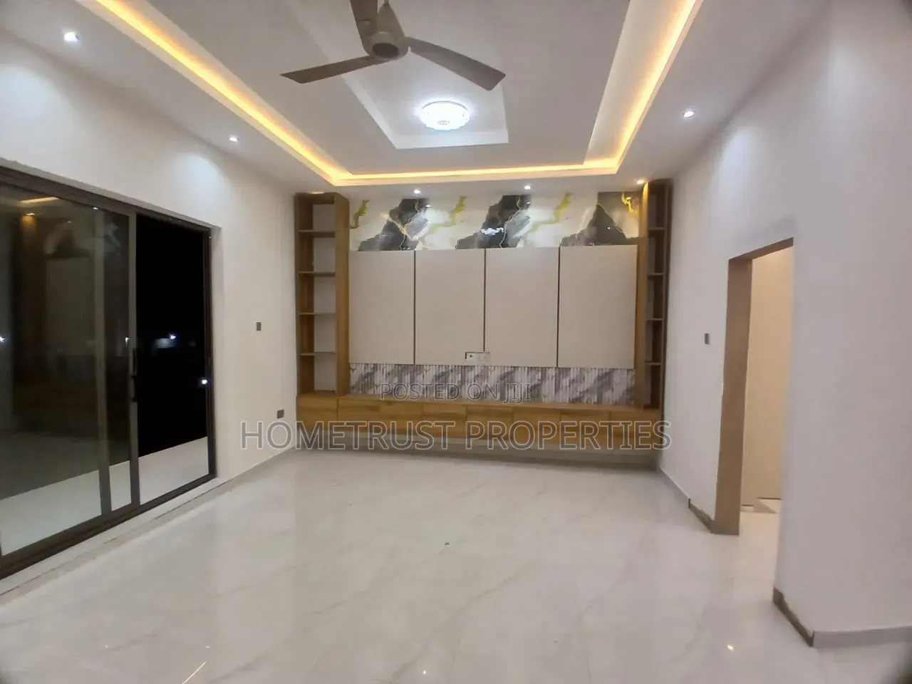 4bdrm Duplex in East Legon, American House for sale
