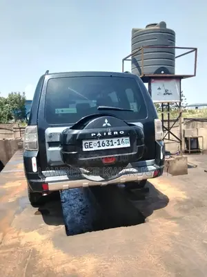 Mitsubishi Pajero 2014 Black