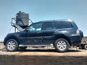 Mitsubishi Pajero 2014 Black