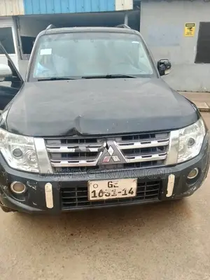 Mitsubishi Pajero 2014 Black