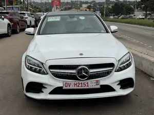 Mercedes-Benz C300 2019 White