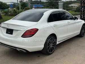 Mercedes-Benz C300 2019 White