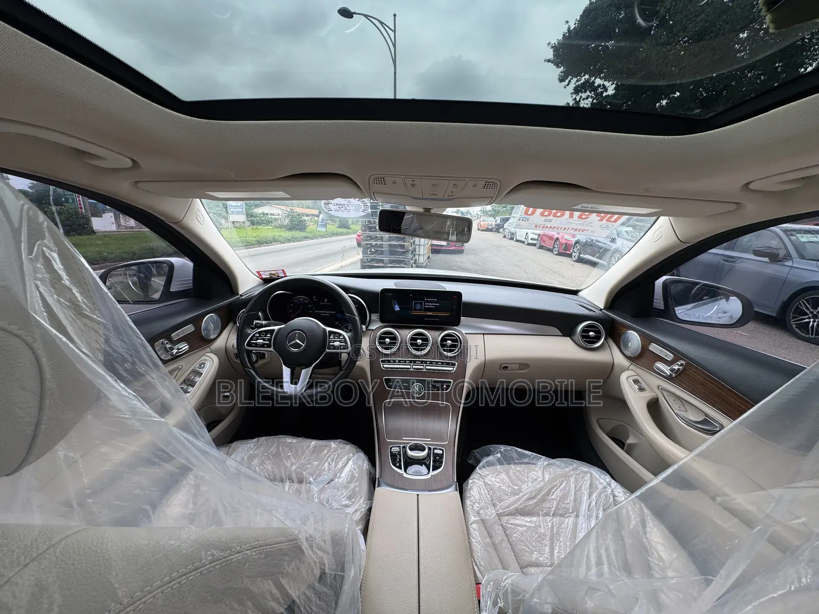 Mercedes-Benz C300 2019 White