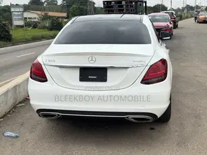 Mercedes-Benz C300 2019 White