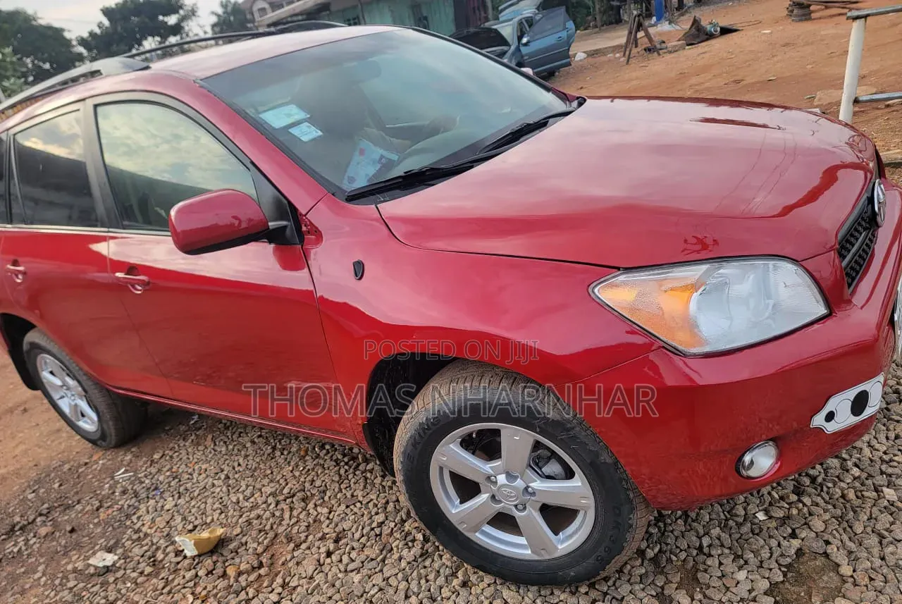 Toyota RAV4 2010 Red