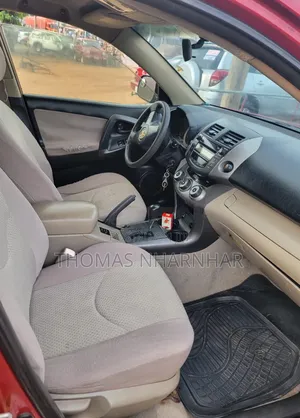 Toyota RAV4 2010 Red