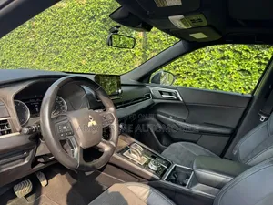 Mitsubishi Outlander SE 2022 Blue