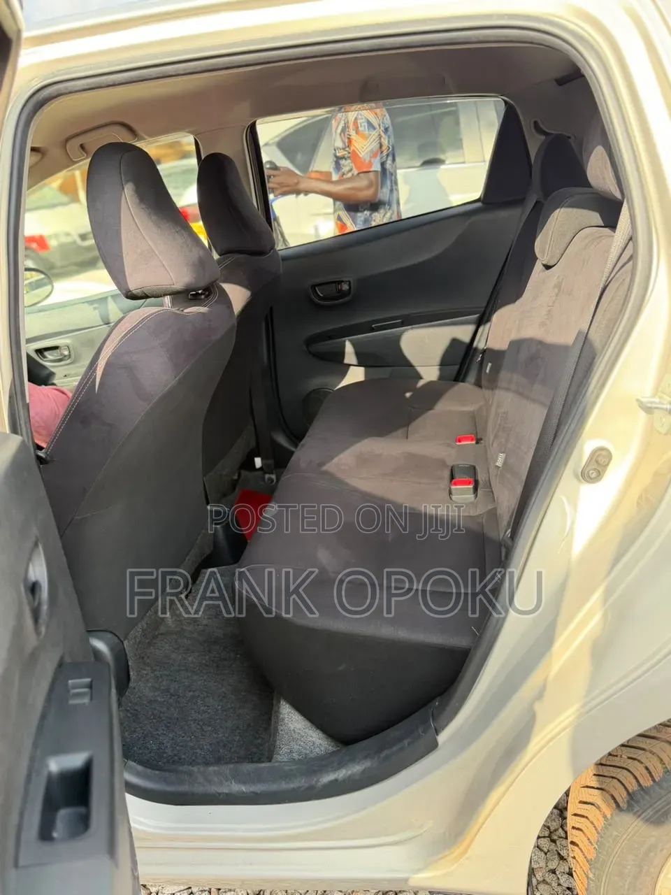 Toyota Vitz 2014 Silver