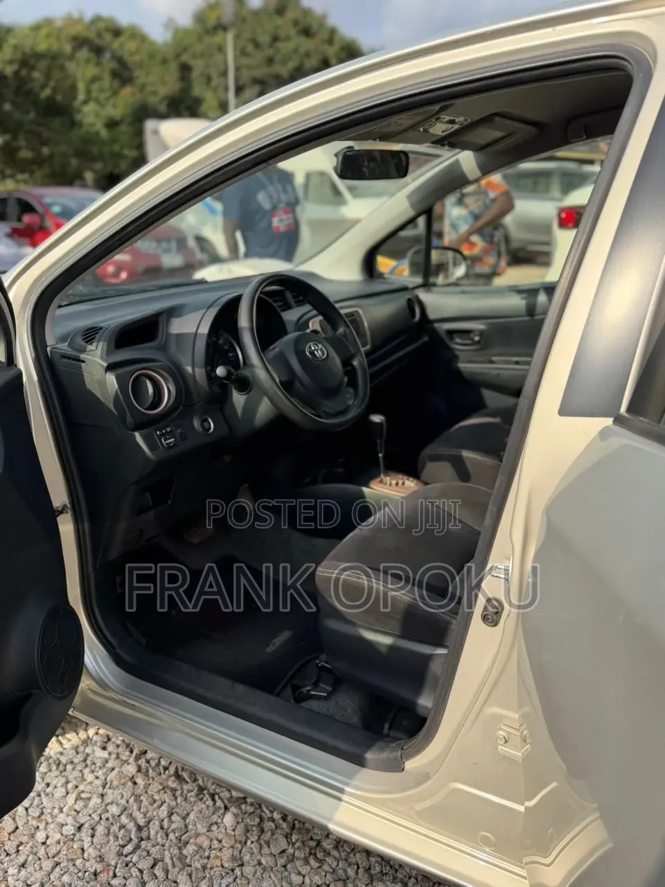 Toyota Vitz 2014 Silver