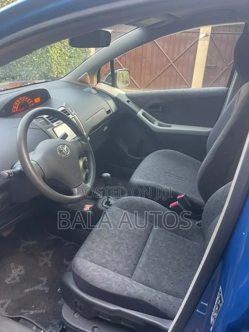 Toyota Vitz 2010 Blue